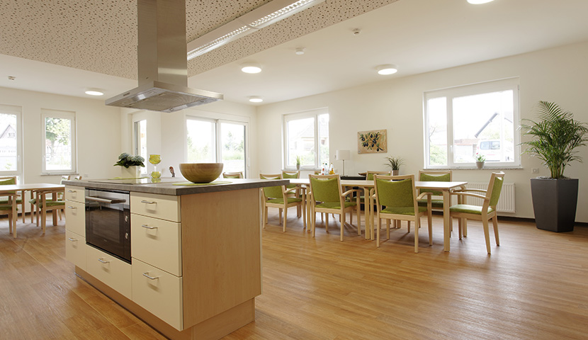 Wohnküche und Speiseraum in modernem Design